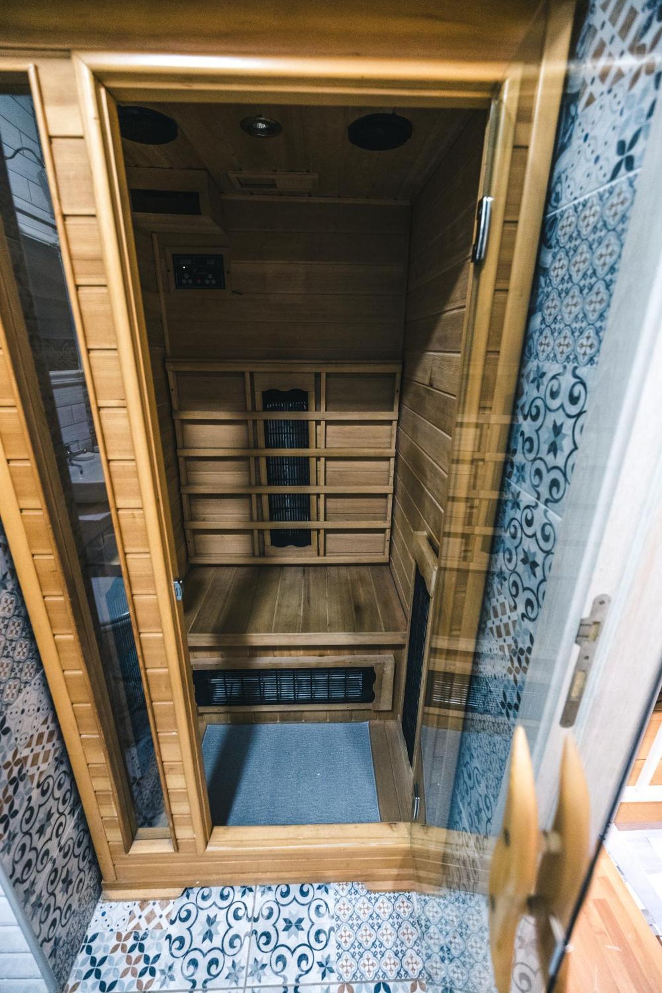 Spa Apartment Yin - Hot Tub, Sauna, Spa Novi Sad Exterior foto